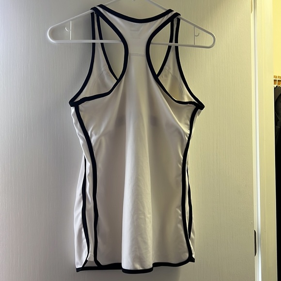 Nike Performance Tank - Picture 3 of 4